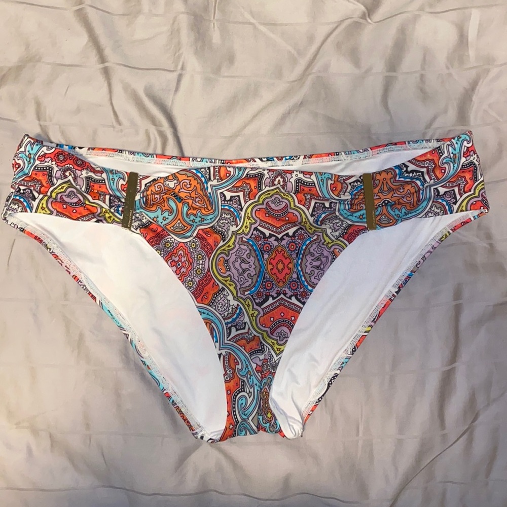 VICTORIA’S SECRET Paisley Bikini Bottoms